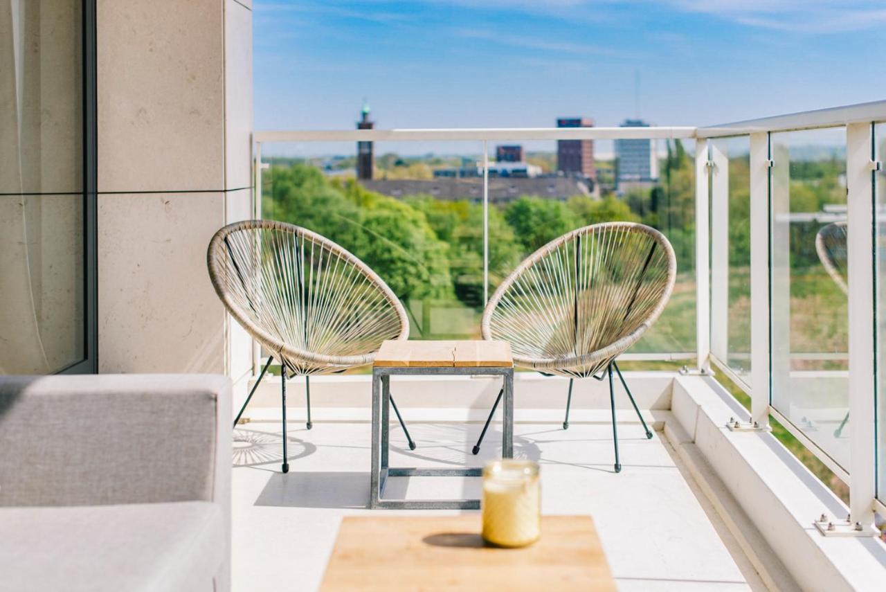 Shs Homes-Luxe Highrise, 2 Bedrooms, Kitchen, Free Parking, Stunning View, Large Tarrasse, Workspace Гасселт Екстер'єр фото