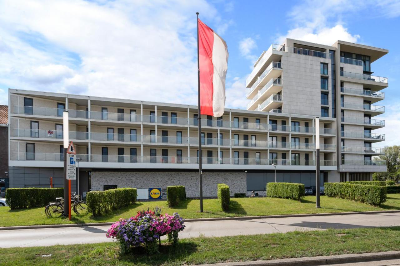 Shs Homes-Luxe Highrise, 2 Bedrooms, Kitchen, Free Parking, Stunning View, Large Tarrasse, Workspace Гасселт Екстер'єр фото