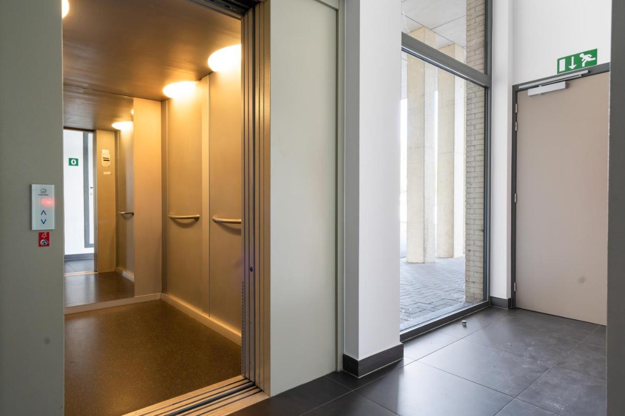 Shs Homes-Luxe Highrise, 2 Bedrooms, Kitchen, Free Parking, Stunning View, Large Tarrasse, Workspace Гасселт Екстер'єр фото